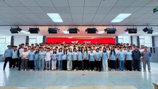 表彰先进树榜样 文化交融促成长｜tyc122cc太阳成集团举办五四评优暨中俄文化交流月颁奖仪式
